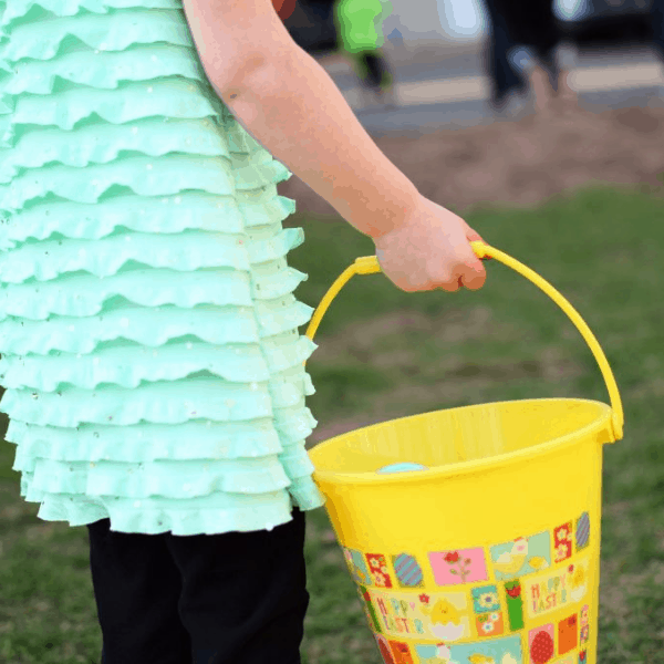 Fun, candy free Easter basket stuffers for girls.