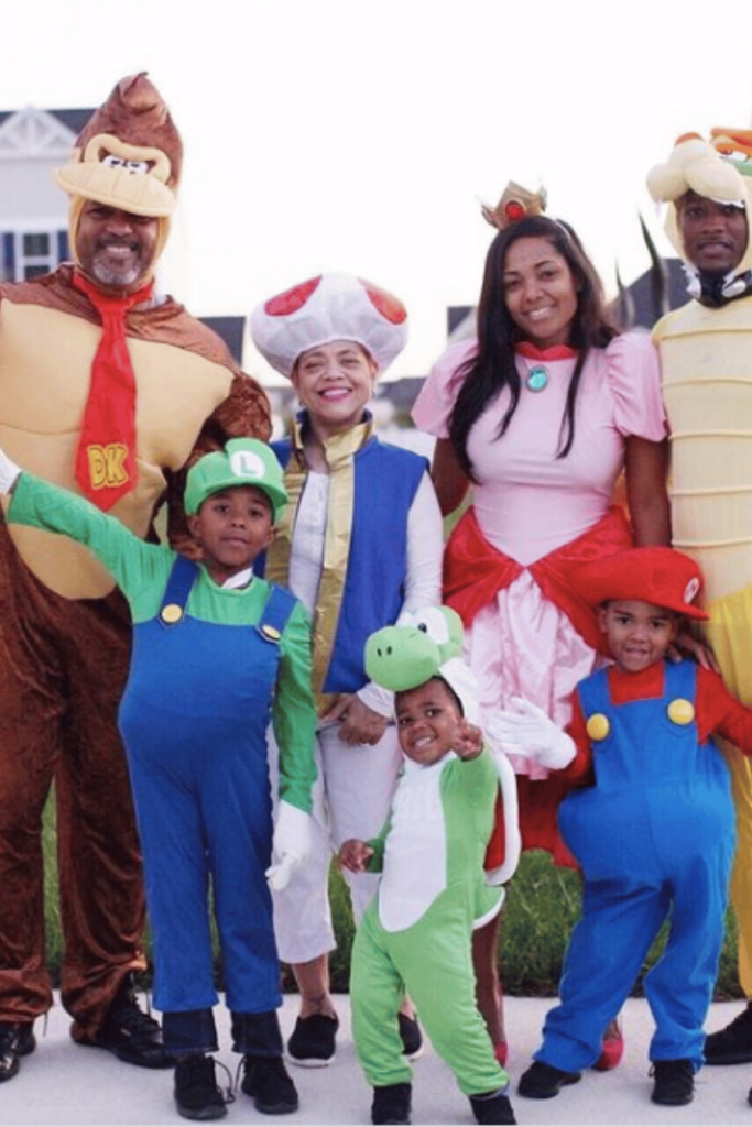 41 Creative Family Halloween Costume Ideas You've Never Seen